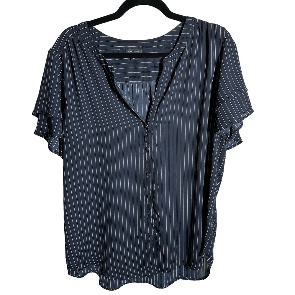 Ann Taylor‎ Women's Black White Pinstripe Tiered Short Sleeve Blouse Size Large